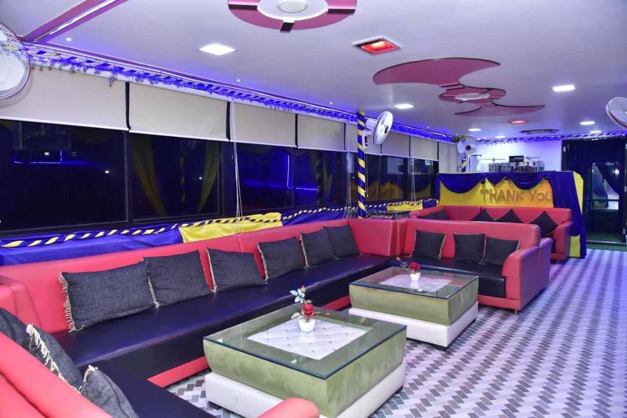 Le Leisure Hotel Prayagraj Exterior photo