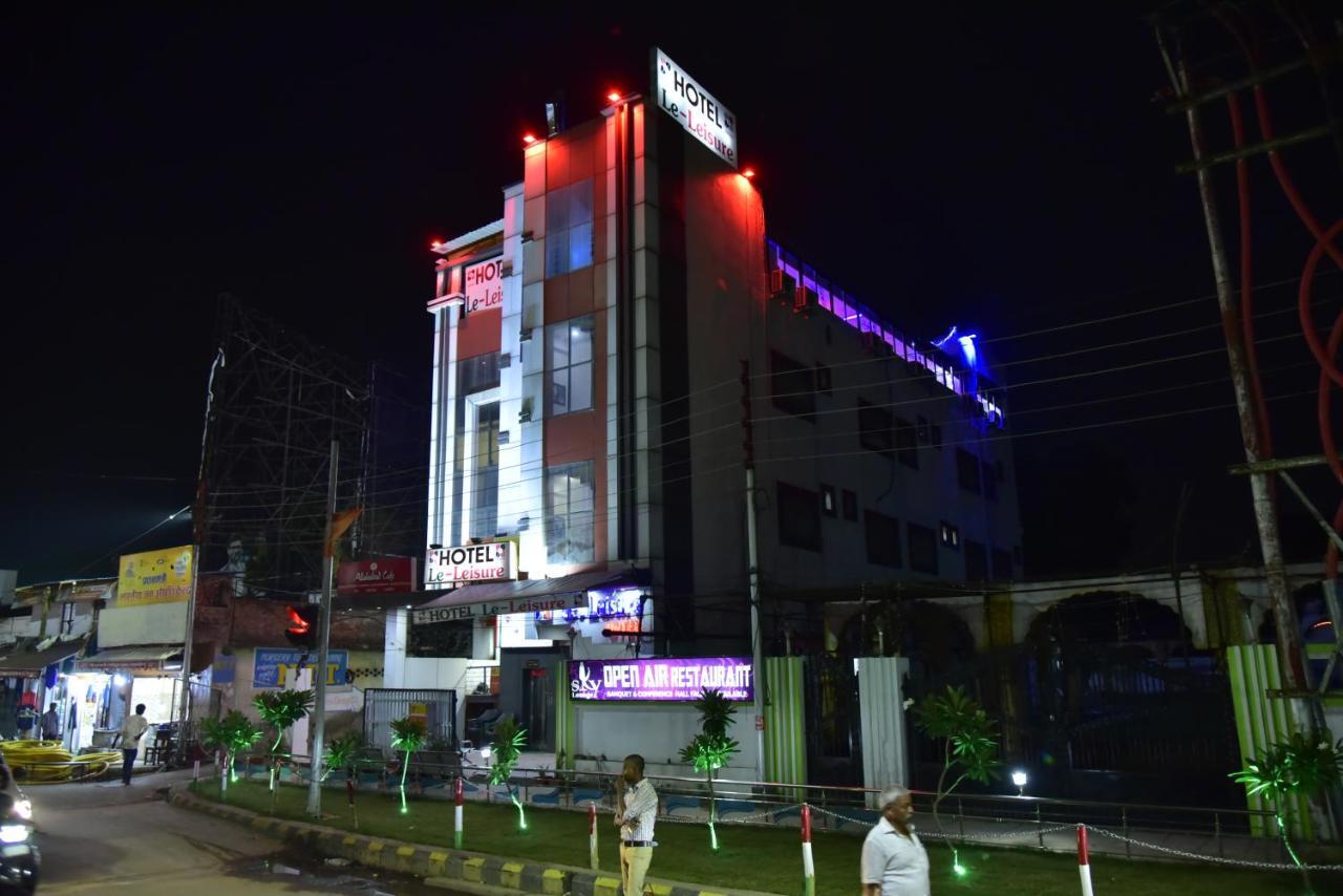 Le Leisure Hotel Prayagraj Exterior photo